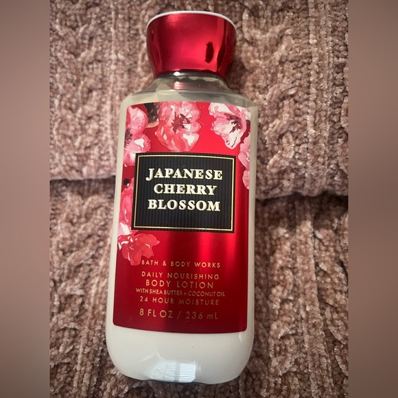 Japanese Cherry Blossom Bath & Body Set - Red - Picture 5 of 8